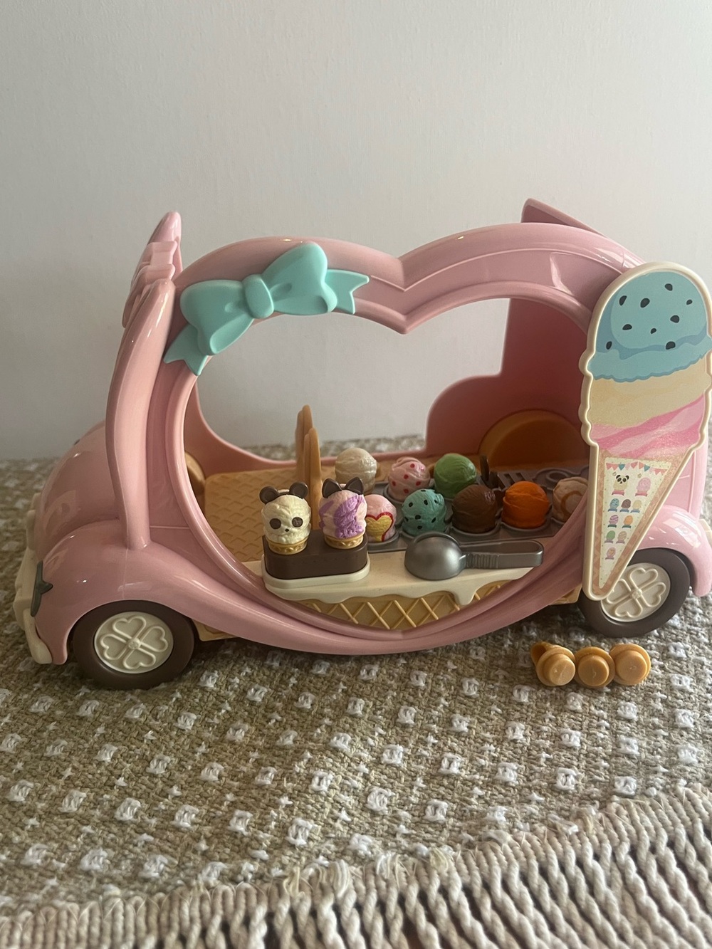 Calico Critters Ice Cream Van CC2025 Sylvanian Families Pink Truck Accessories